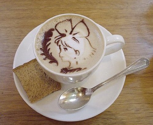 Cafés con dibujos, un detalle japonés