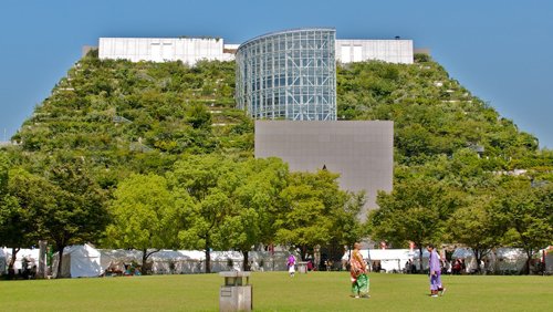 ACROS, un edificio-jardín en Fukuoka