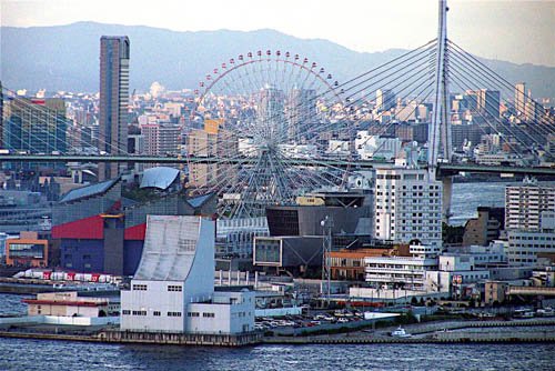 La noria de Tempozan, en Osaka