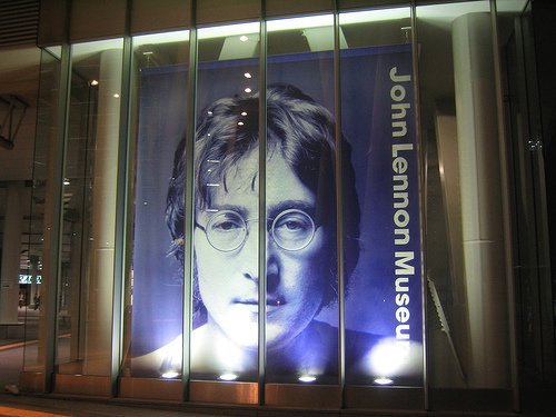 Visita el Museo de John Lennon en Saitama
