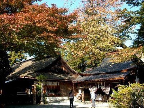 Los santuarios Yoshimizu y Mikumari, en Yoshino